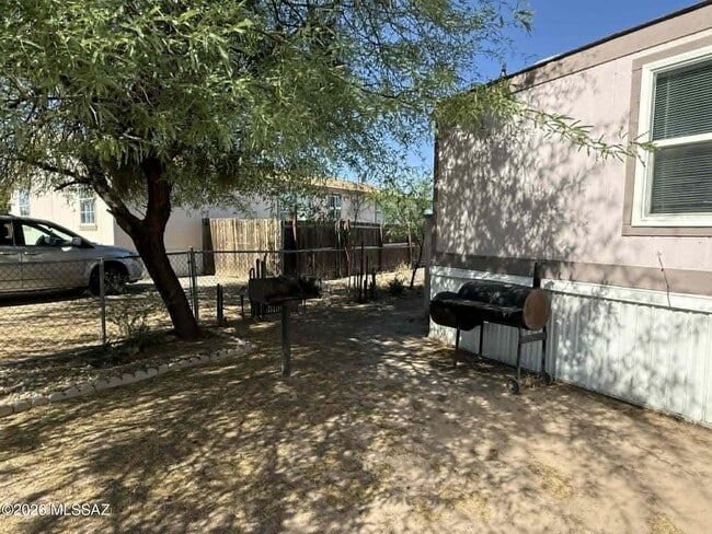 Building Photo - 2640 S Cottonwood Ln