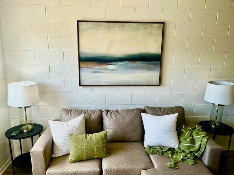 Building Photo - 800 Adams Ave