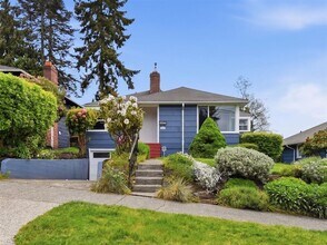 Building Photo - 3bd/2ba Seattle Home