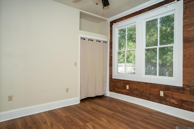 Building Photo - 30180 Smith Dr