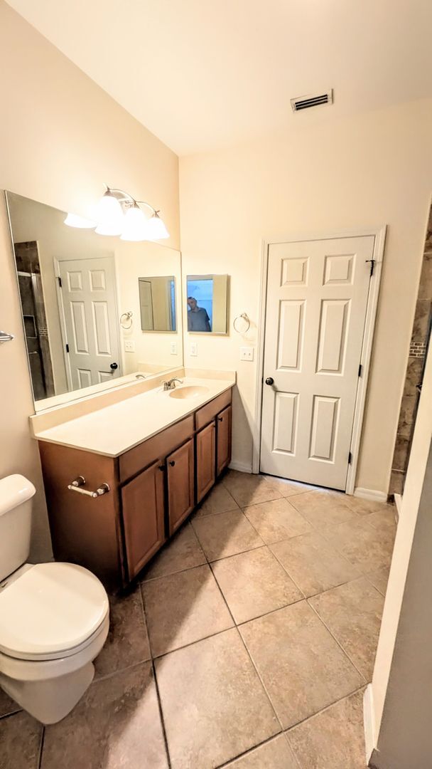 Building Photo - Annual unfurnished-3 bedroom, 2 bath condo with garage in gated community!