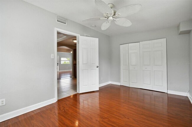 Building Photo - 3901 N Ola Ave