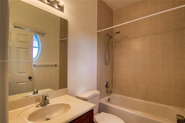 Building Photo - 819 SW 143rd Ave