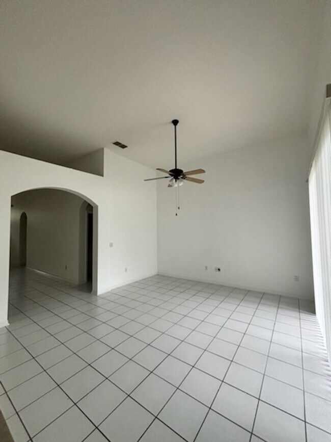 Building Photo - 128 Westmoreland Cir