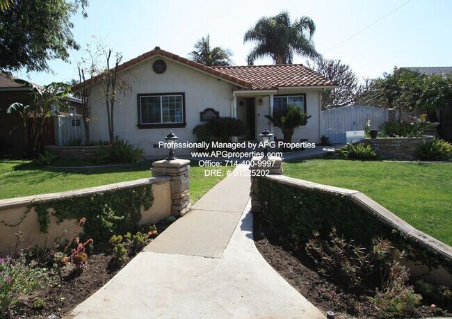 Building Photo - Attractive 4 bedroom / 2 bathroom home wit...