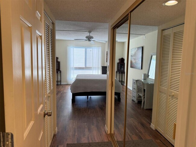 Building Photo - 25188 Marion Ave