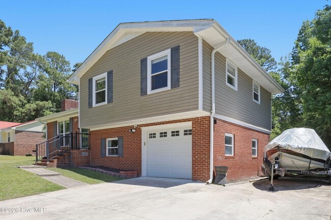Building Photo - 109 Stillbrook Ct
