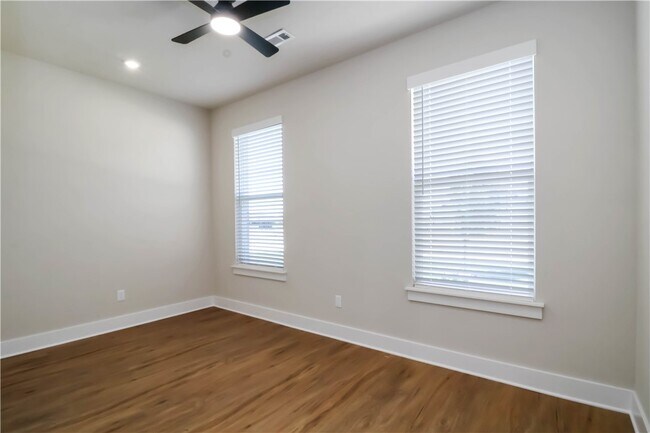 Building Photo - 1840 Momi St