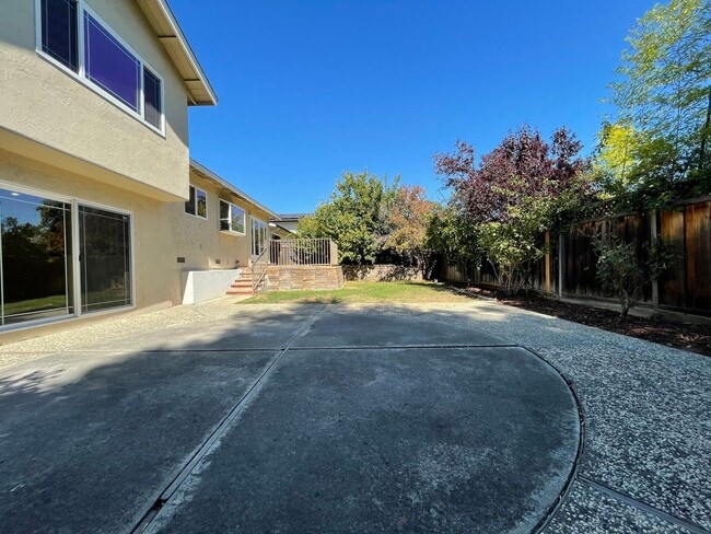 Building Photo - SUNNYVALE - Well Maintained 4 Bed 2.5 Bath