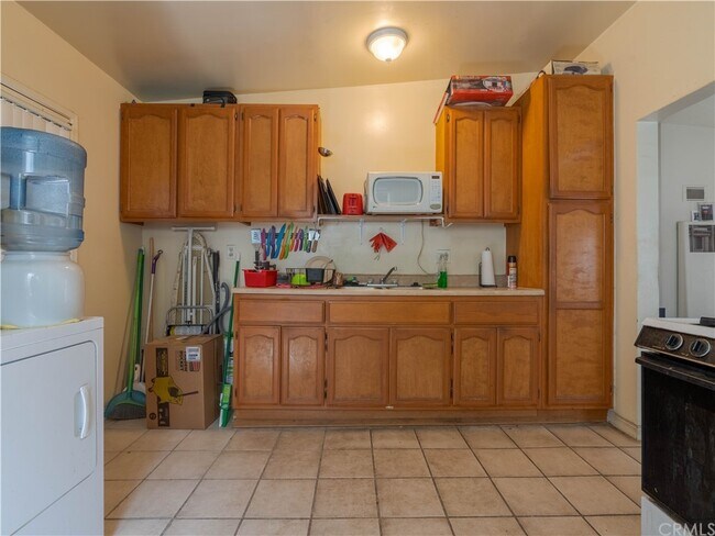 Building Photo - 9412 Nance Ave
