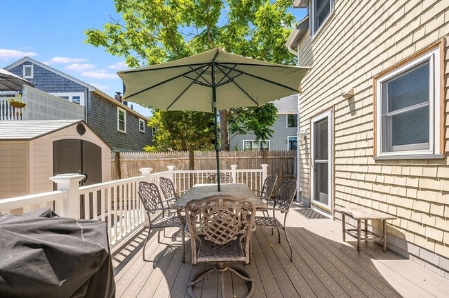 Building Photo - 5 White Way