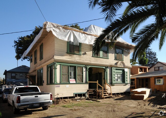 Primary Photo - 157 E 36th St