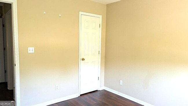 Building Photo - 210 Strawbridge Ln