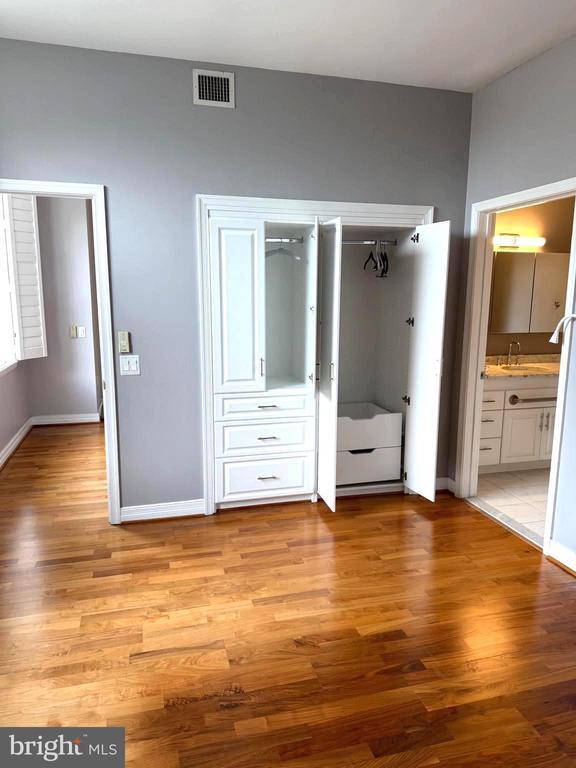 Building Photo - 1600 Arch St