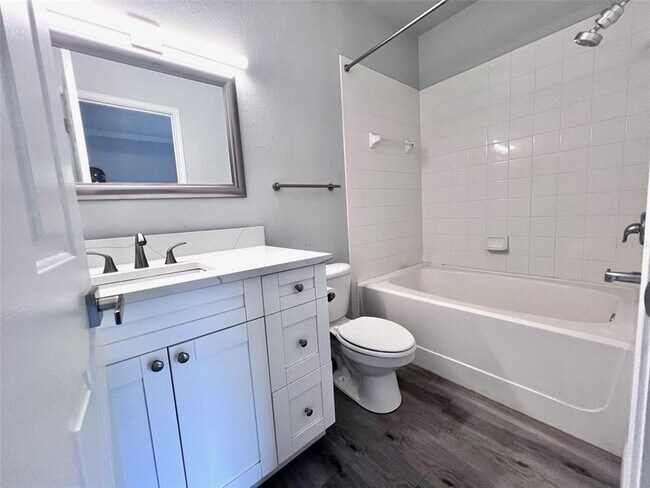 Building Photo - 2250 Portofino Pl