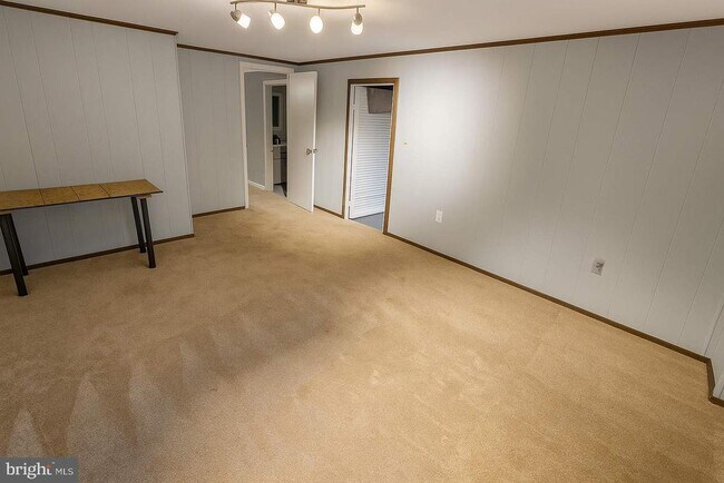 Building Photo - 8905 Bluffwood Ln