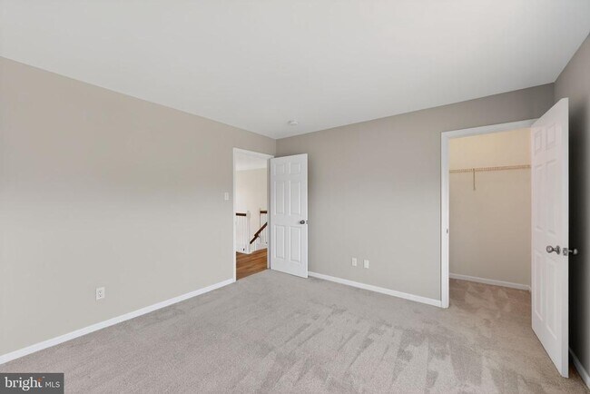 Building Photo - 208 Liberty Cir