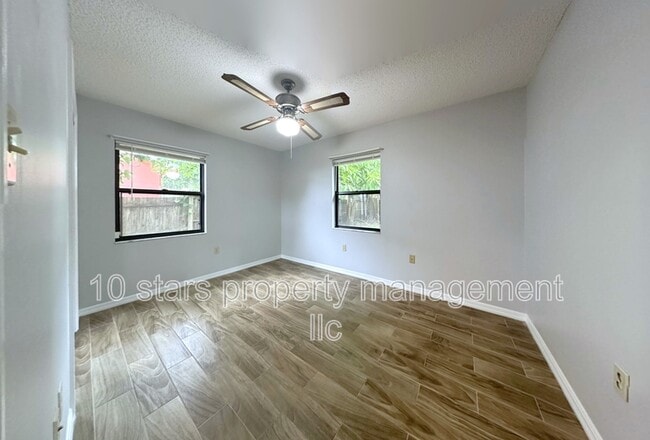 Building Photo - 601 Stone Dr