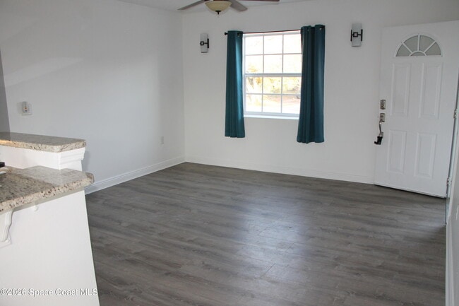 Building Photo - 904 Kensington Dr