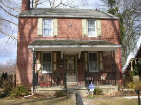 Building Photo - 439 Sharpless St