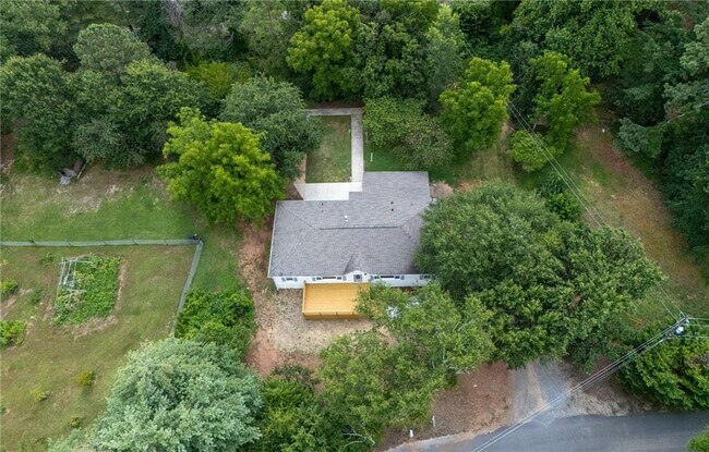 Building Photo - 522 Stell Rd
