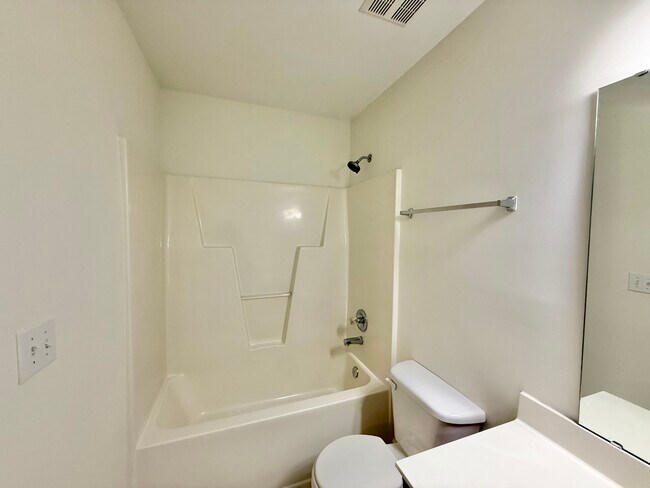 Building Photo - 2608 Broad Oaks Pl