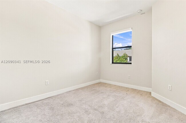 Building Photo - 15839 NW 91st Ct