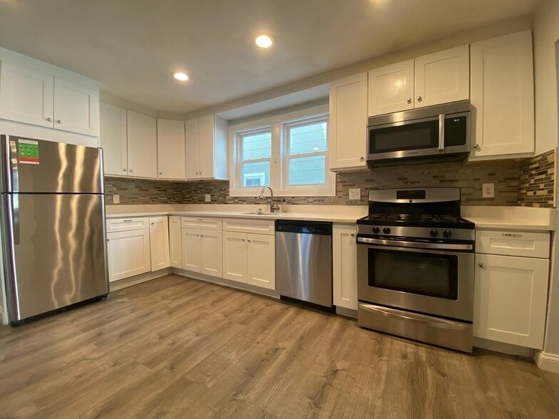 Building Photo - 48 Brookley Rd