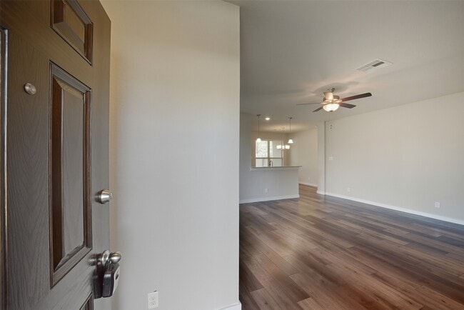 Building Photo - 25172 Pacific Wren Dr