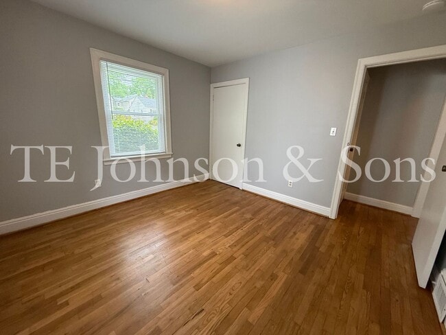 Building Photo - Charming Renovated 3BR Home