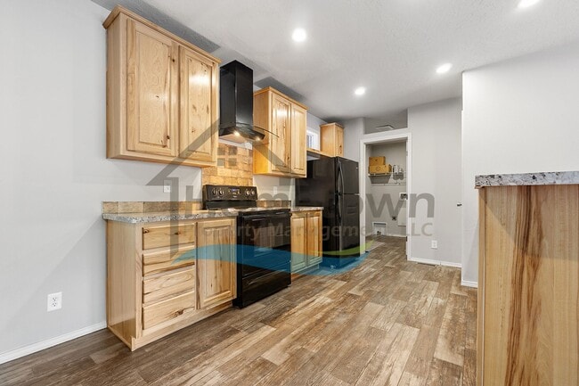 Building Photo - 3 Bedroom 2 Bathroom Home on a Private Lot out in the Country Near Sagle!