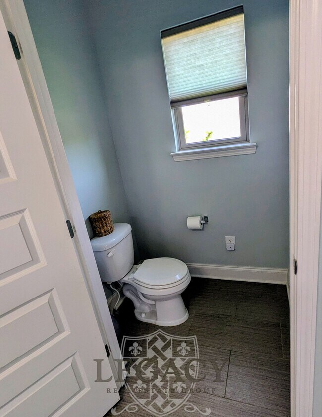 Building Photo - 6150 Christmas Dr