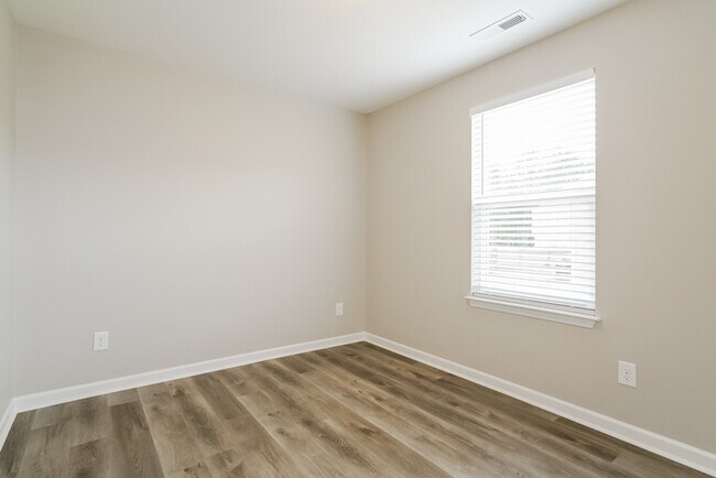 Building Photo - 306 Randolph Dr