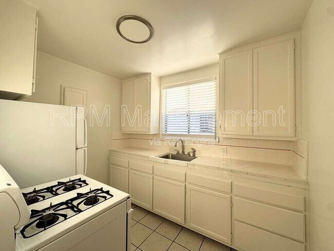 Building Photo - 7030 La Tijera Blvd