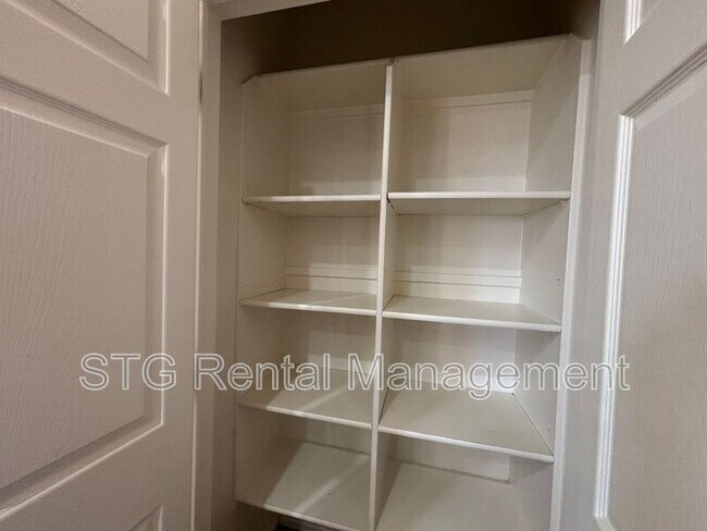 Building Photo - 3753 E Canyon Crest Ave