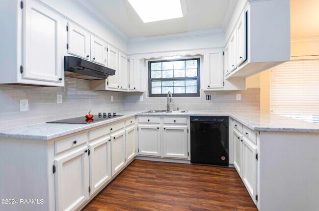 Building Photo - 308 Burdin Rd