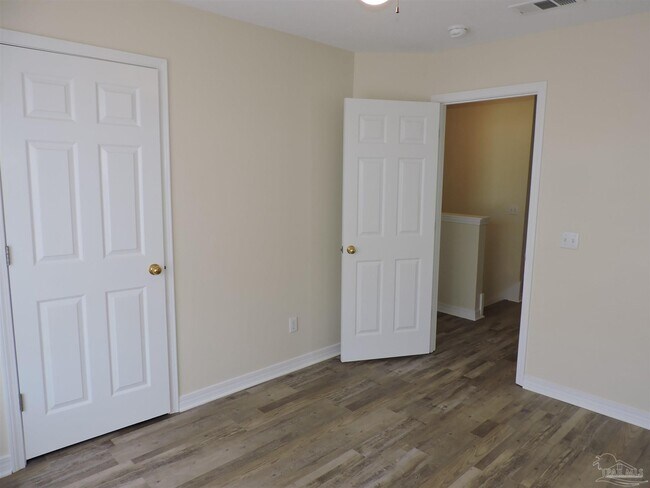 Building Photo - 3296 Two Sisters Wy