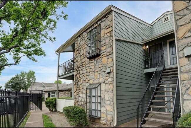 Building Photo - 3752 Tanglewilde St