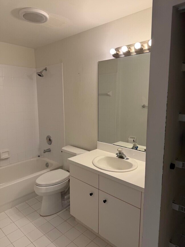 Building Photo - 8202 White Rock Cir