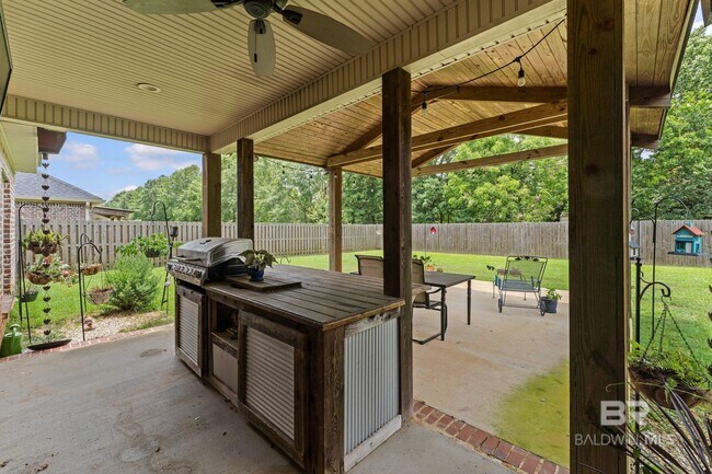 Building Photo - 25911 Tealwood Dr
