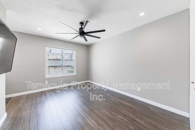 Building Photo - 4976 Tyler St
