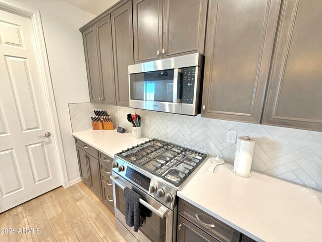 Building Photo - 13303 W Crimson Ter