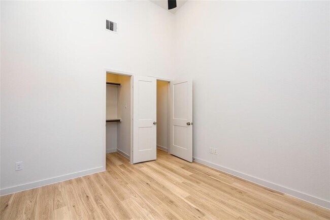 Building Photo - 2511 Appian Wy