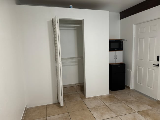 Building Photo - 251 NE 41st St