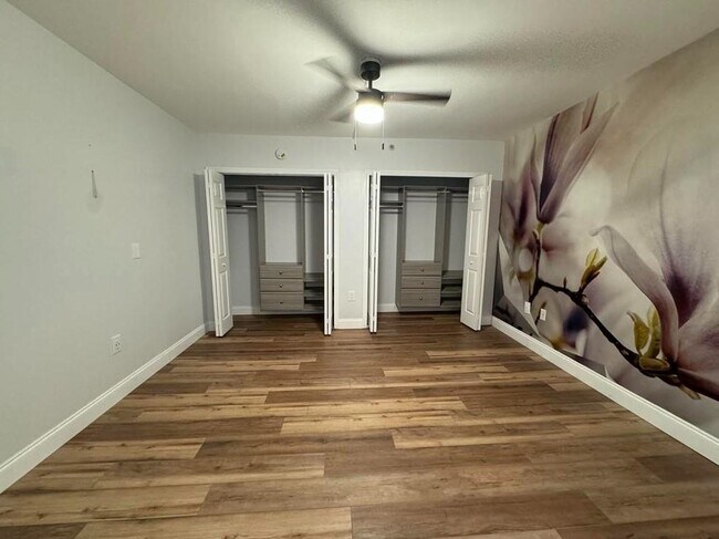 Building Photo - 4301 Park Ave