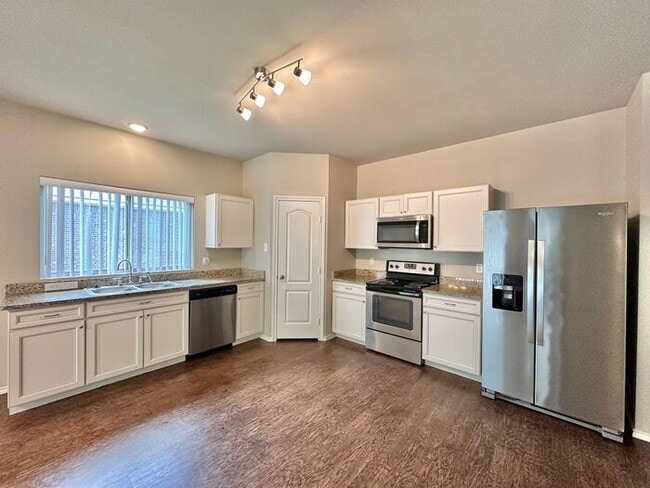 Building Photo - AVAILABLE NOW! Cozy 4 Bedroom2 Bath Home in West Tyler!