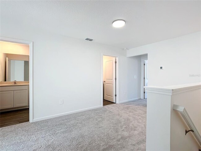 Building Photo - 4950 SW 81st Lp