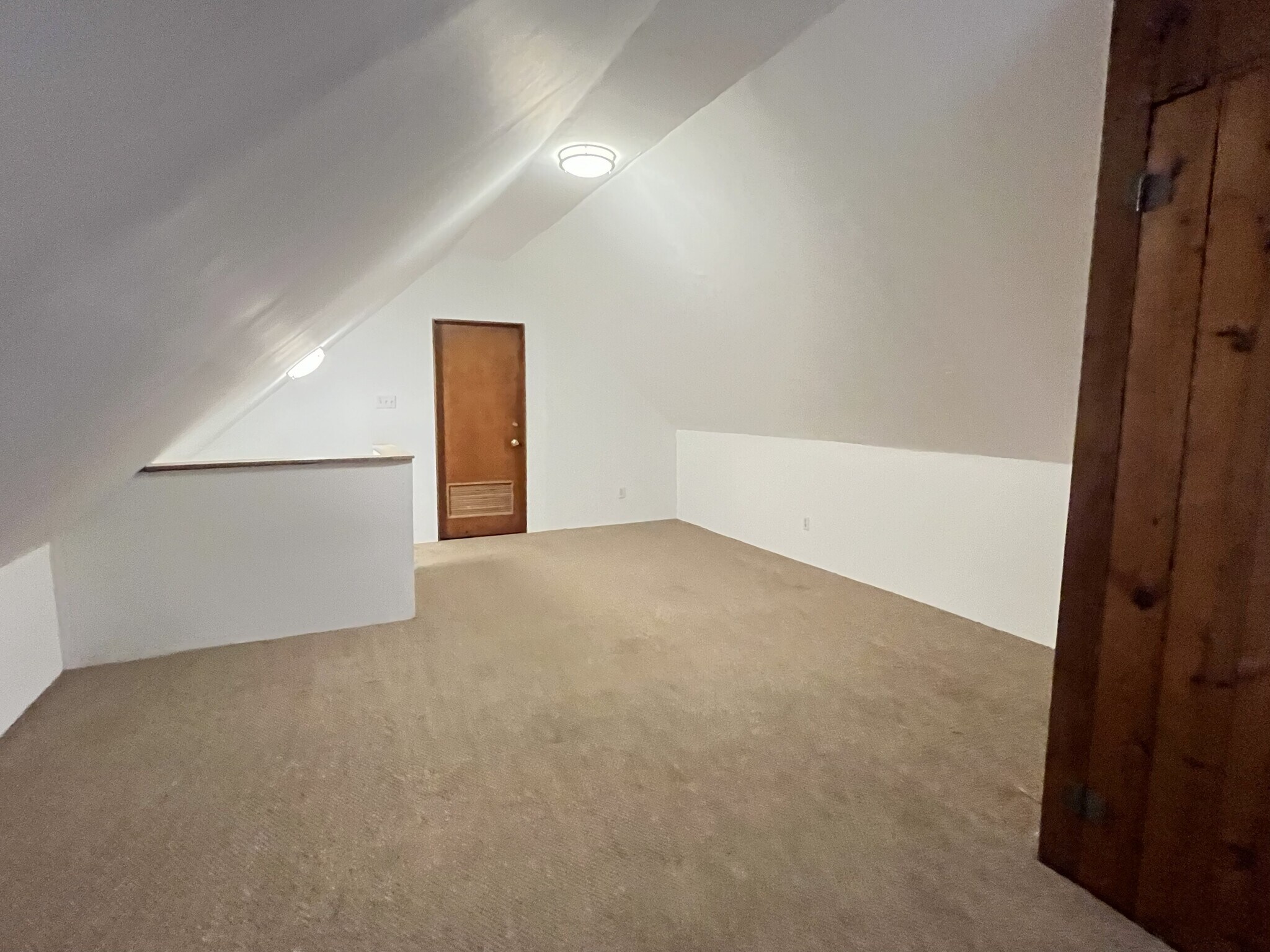 Building Photo - 6430 Bancroft Ave