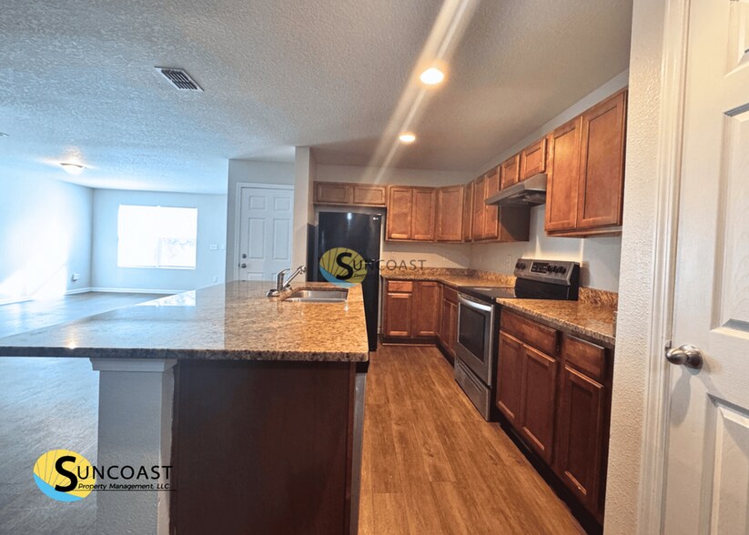 Building Photo - 7625 Leafy Forest Way