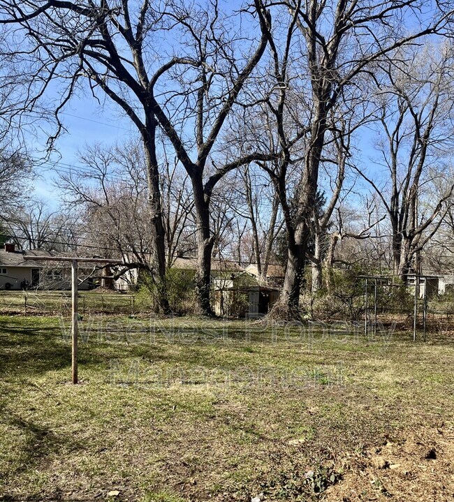 Building Photo - 10804 Newton Ave